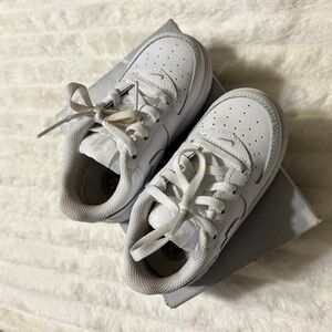 Kids Air Force Ones Low tops 🖤